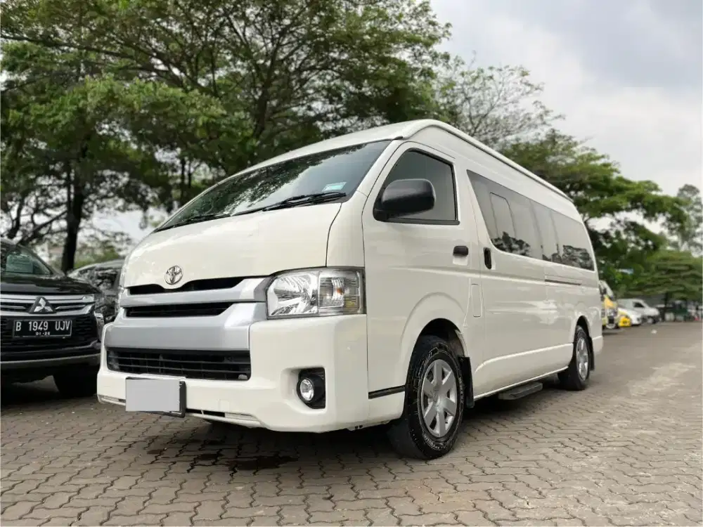 TOYOTA HIACE COMMUTER 2.5 DIESEL MT MANUAL 2020 PUTIH