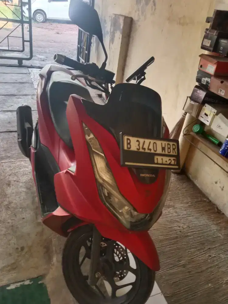 HONDA PCX 160CC MERAH MAROON 2022
