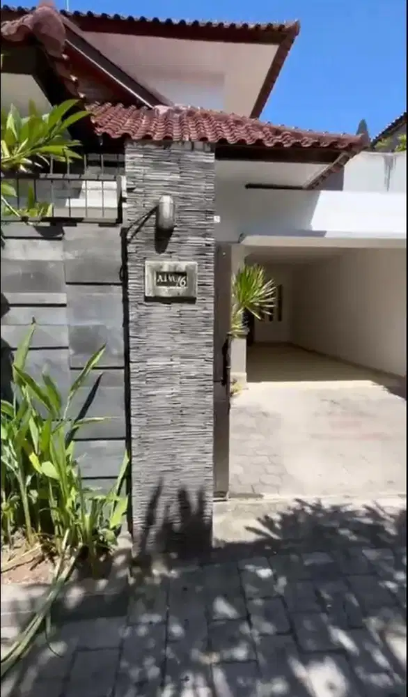 Rumah 2 lantai di kawasan jl tukad badung renon denpasar
