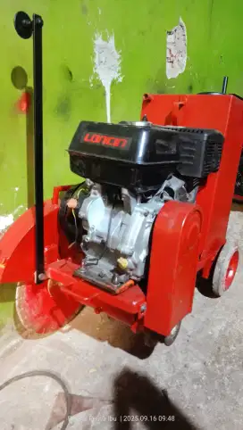Mesin potong aspal