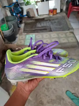 Adidas F50 league Like New