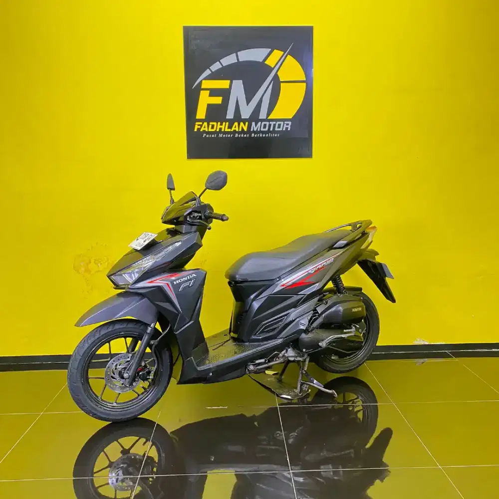 Honda Vario 125 2016 warna abu-abu kunci lengkap