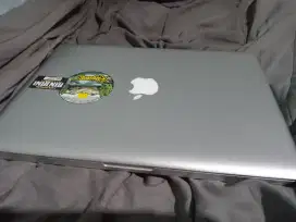 Macbook  Pro 13 8/500 GB