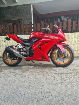 Jual motor kawasaki ninja 250 cc merah