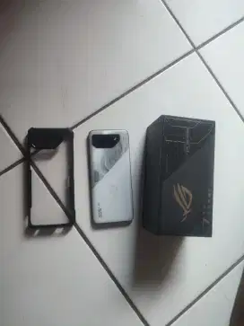 Asus ROG 7 12/256 White