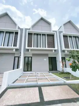 RUMAH SIAP DITEMPATI OPER KREDIT 95JT SELATAN SURABAYA