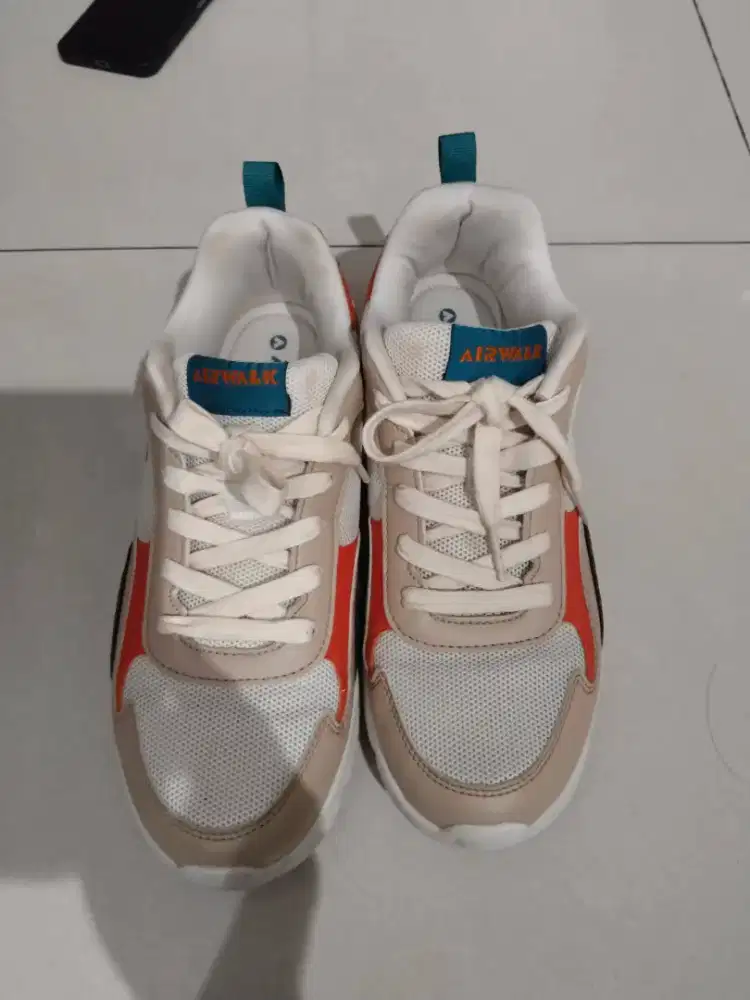 Sepatu sport Airwalk ukuran 40 pribadi dari baru