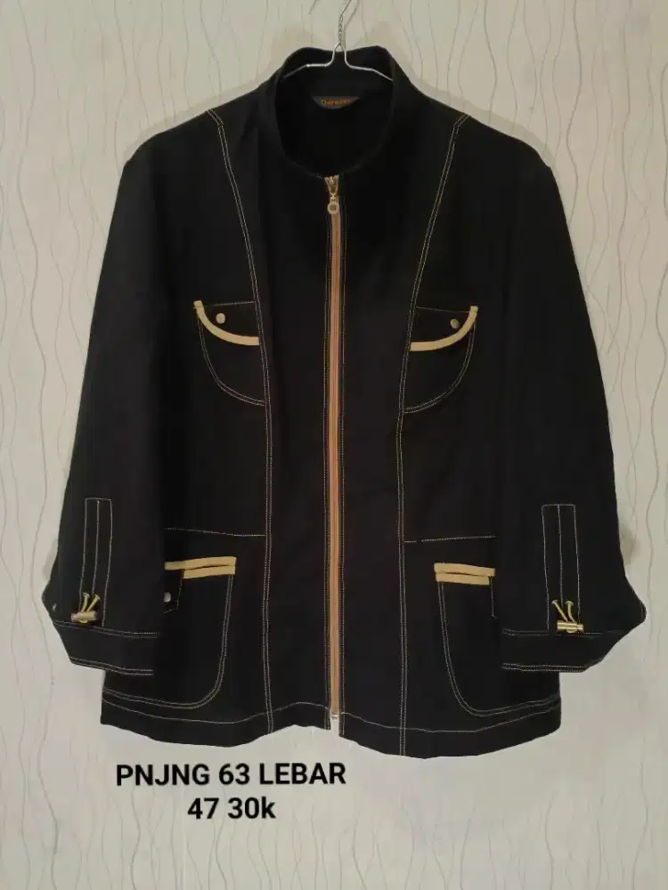 Baju Wanita Hitam