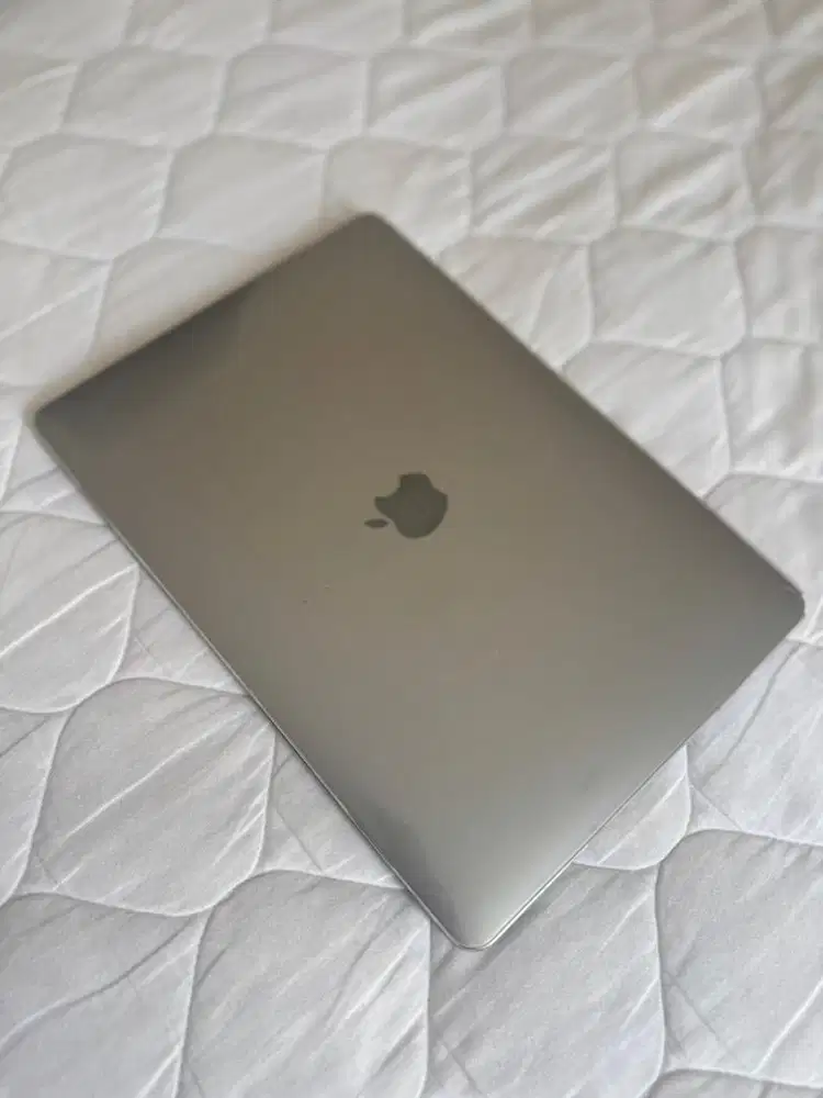 Dijual Macbook Air 13 2020