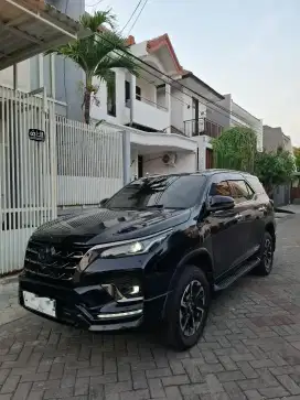 Fortuner VRZ 2.8 GR Sport 2022 Matic Hitam TRD Sportivo Diesel Solar