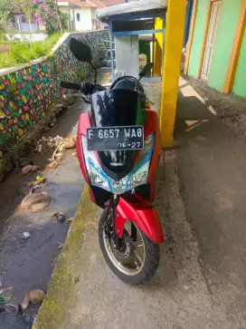 Di jual yamaha lexi tahun 2022