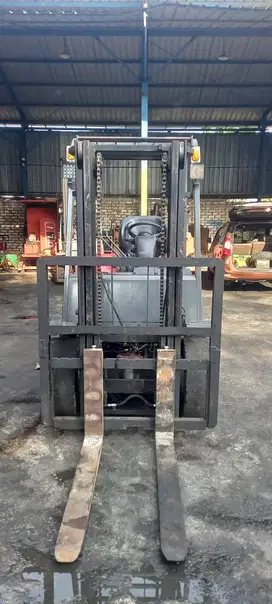 FORKLIFT TOYOTA 3 TON