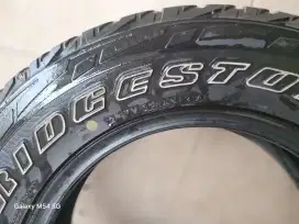Ban ring 16..Bridgestone 215/76,ring 16
