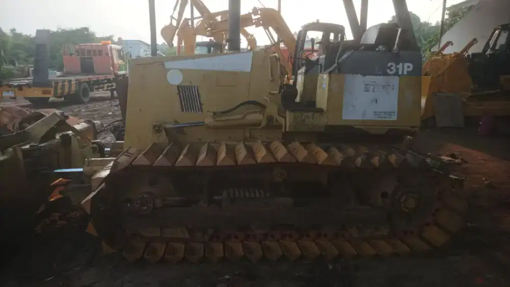 Dijual cepat unit bulldozer Komatsu D31P-20 buildup Jepang Harga TDP