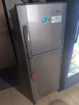 Kulkas Lg dingin