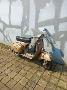 Vespa sprint 1973 gold original paint