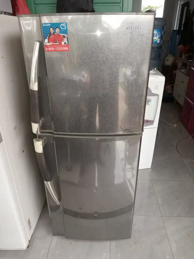 Kulkas sharp 2 pintu