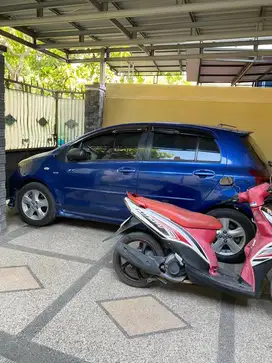 Mobil Yaris automatic 2007