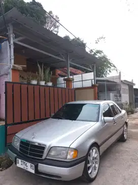 Mercedes Benz W202 C180