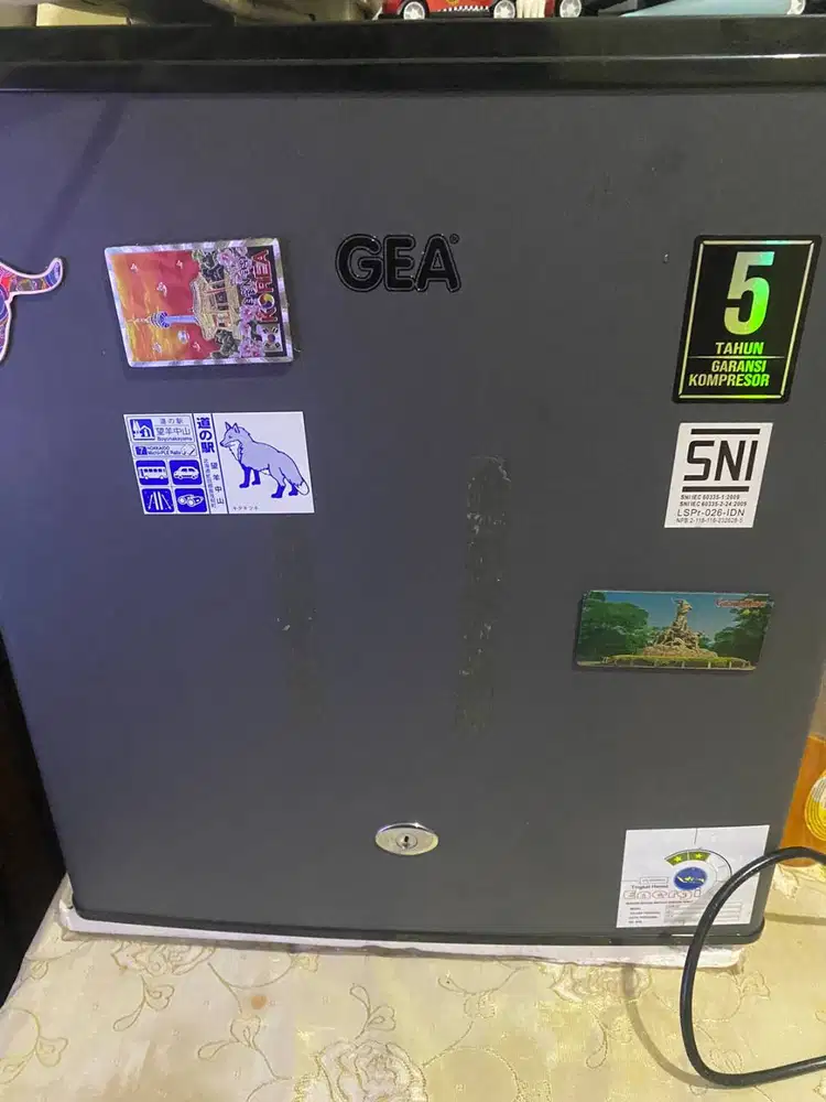 KULKAS MINI MERK GEA (SECOND LIKE NEW) 2025