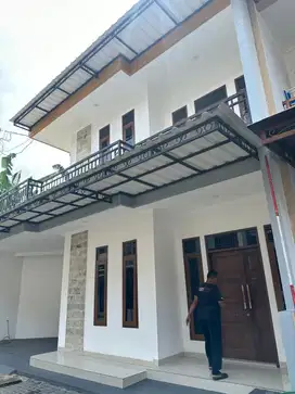 Rumah mewah 2lantai dicluster samping Metro permata