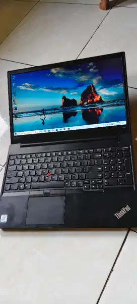 Lenovo Thinkpad E580 i3 gen 7 8/500 Gb HDD