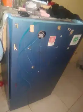 Kulkas LG atau SHARP 1 pintu
