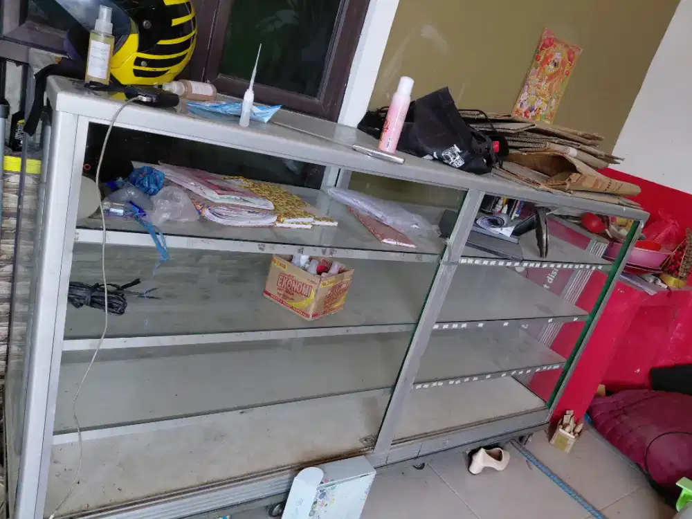 ETALASE TOKO / ETALASE BARANG