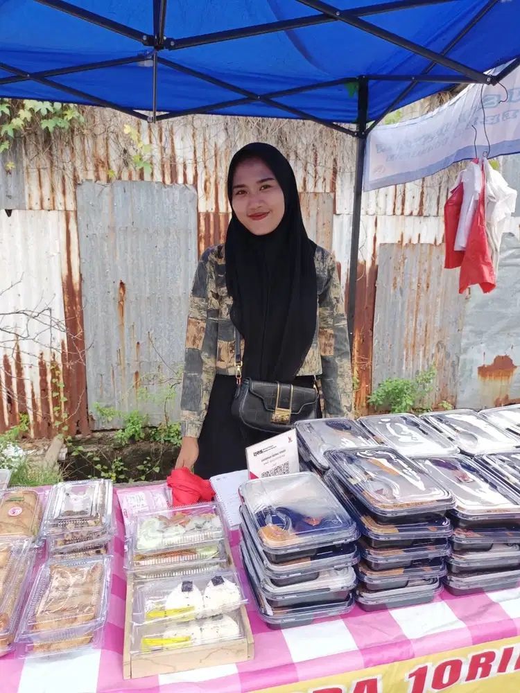 Jaga stand makanan