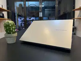 ASUS VIVOBOOK M1403QA // RYZEN 7-5800H // SSD 512GB