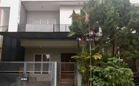 Dijual Rumah Bagus 2,5 Lantai di Modernland, Tangerang