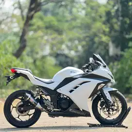 KAWASAKI NINJA 250 FI OLD PUTIH 2014 KM 7K PAJAK HIDUP SIAP GASPOL