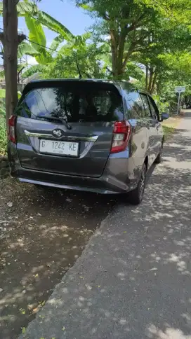 Sigra X deluxe AT 2017/2018 km 86.000 pribadi