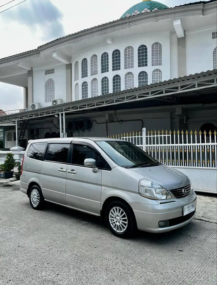 Nissan Serena HWS 2.0 AT - Cash 99 JT NEGO