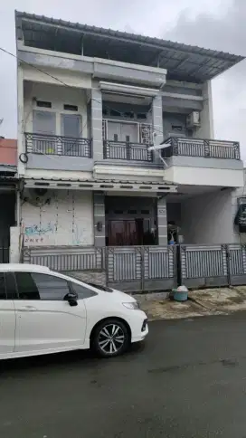 DI JUAL RUMAH BESERTA ISI ISI NYA