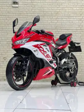 Odo 2rb Istimewa!!Kawasaki ZX25R 2021 Plat Jatim Pajek Baru-Mustika