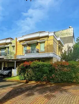 Rumah 2 Lantai. Siap huni. Lokasi tengah kota. Bebas Banjir. Aman.
