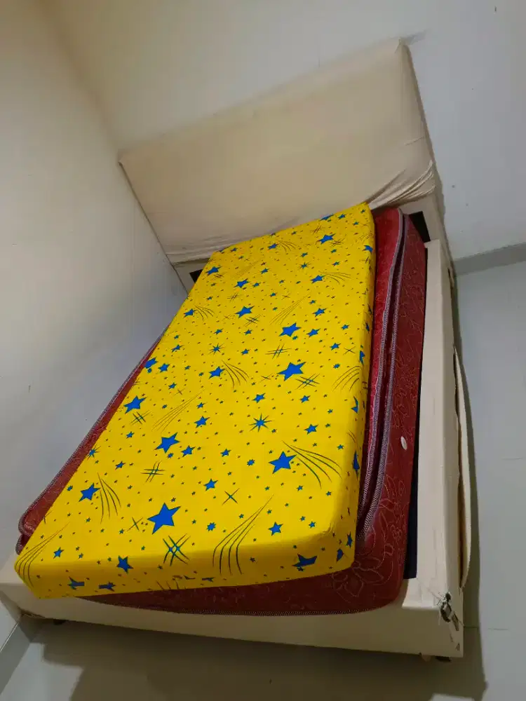 Dipan ukuran 160, free spring bed 120, dan kasur busa 100