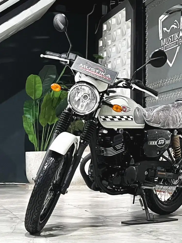 Istimiwir ODO 7RB‼️Kawasaki W175 Cafe th 2022 - Ayu Mustika