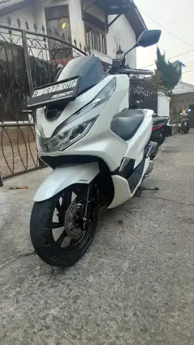 Bismillah jual honda pcx thn 2018