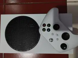 Xbox series S 500 GB + 1 stik