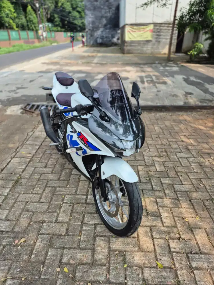 Dijual Suzuki GSX 150R tahun 2017 pajak hidup panjang