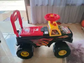 Mobil mainan anak