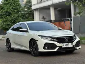 Honda civic 1.5 Turbo HB AT Putih