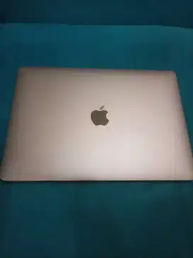 Macbook air 13 inch Retina 2018