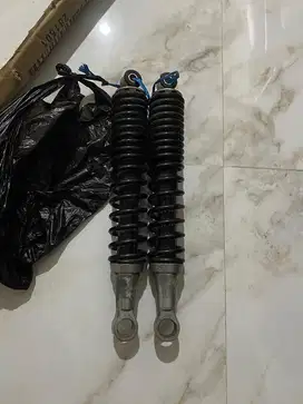 Shockbreaker belakang motor bebek