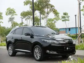 Toyota Harrier 2.0 2015