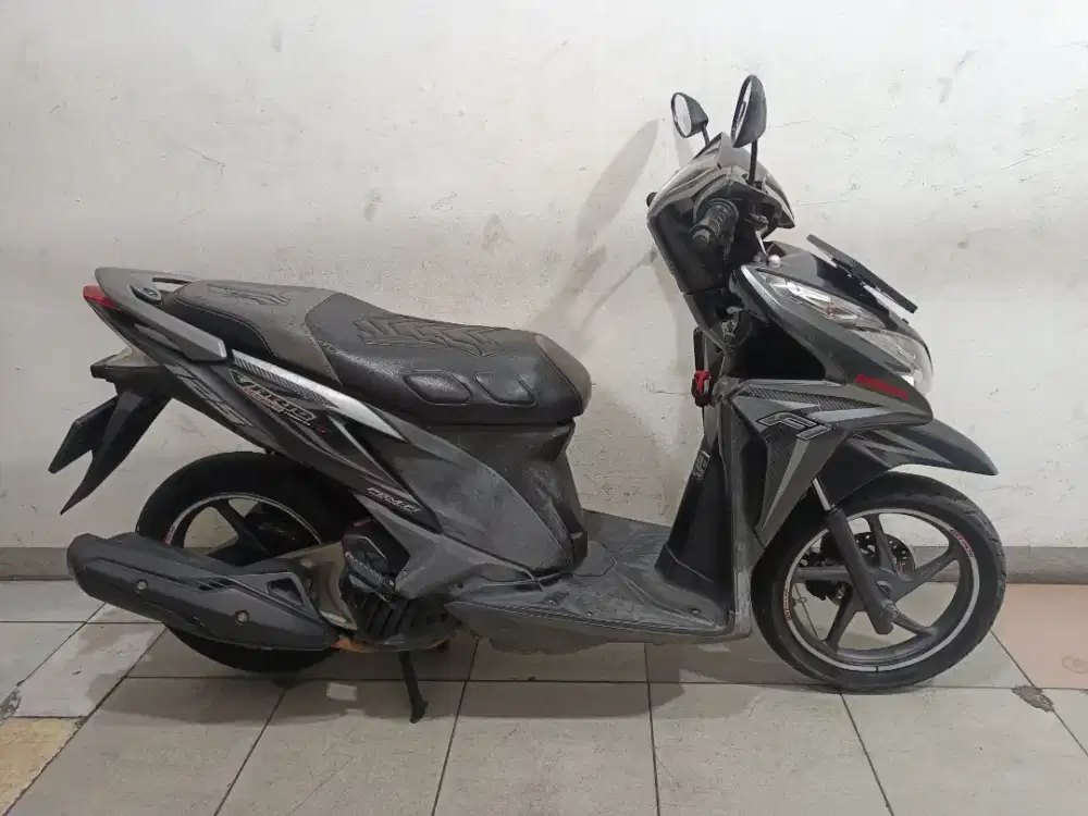 Di jual vario kzr 2012 lengkap siap pakai