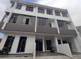 Miliki Rumah Dan Tempat Usaha Siap Huni Daerah Kemayoran Dekat Stasiun