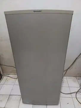 Dijual cepat freezer rak 6rak SHARP normal jadi beku es siap pakai